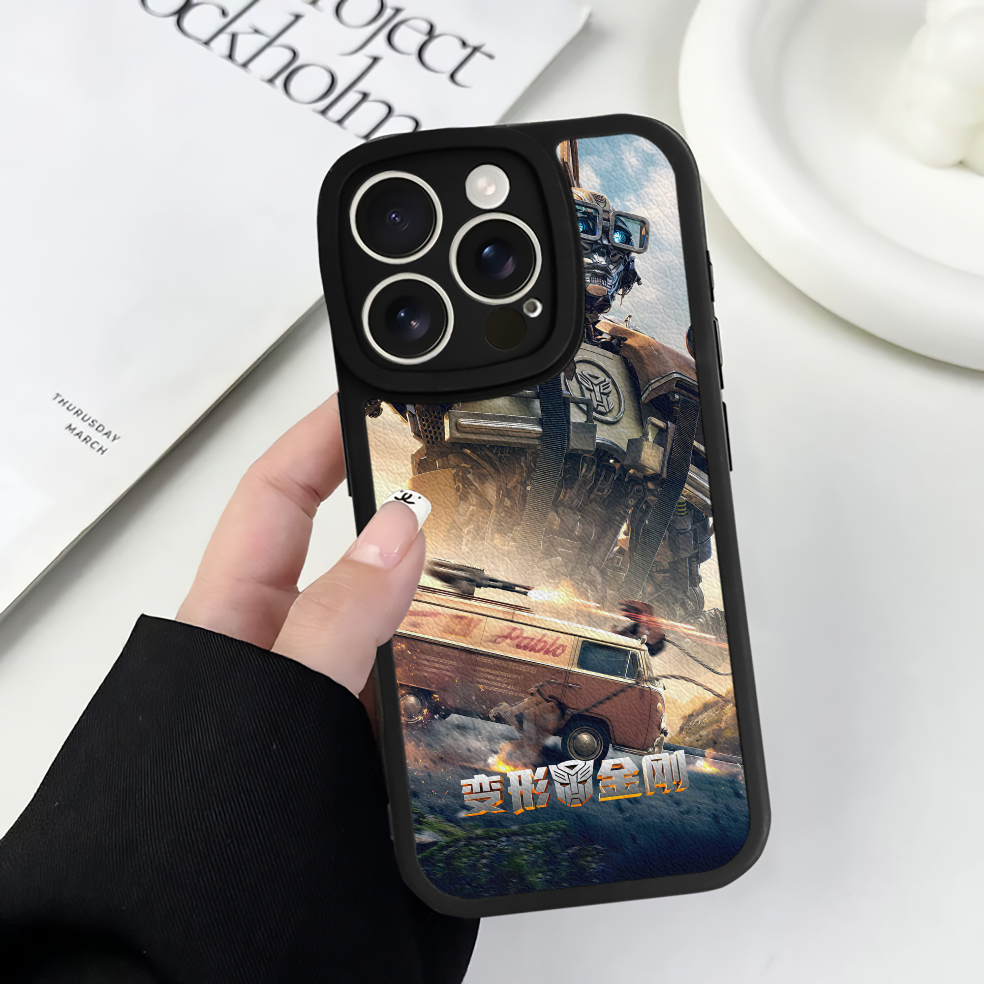 （画像用） Transformers トランスフォーマー 【iPhone 16シリーズ対応】シリコンスマホケース（レザー調） 材質：シリコン
